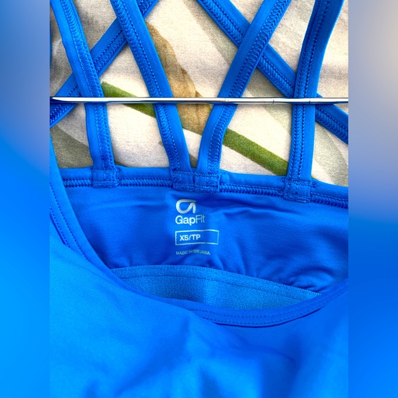 Like NEW! GAP FIT built-in bra 💙 blue strappy TANK TOP Size XS - Picture 4 of 6